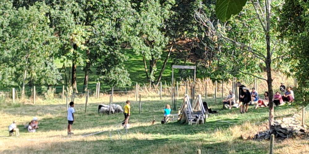  Gîte la Ferme de Servanges  -Parcours pieds nus "Lou Pié-Déchô" (Auvergne-Rhône-Alpes, Loire)