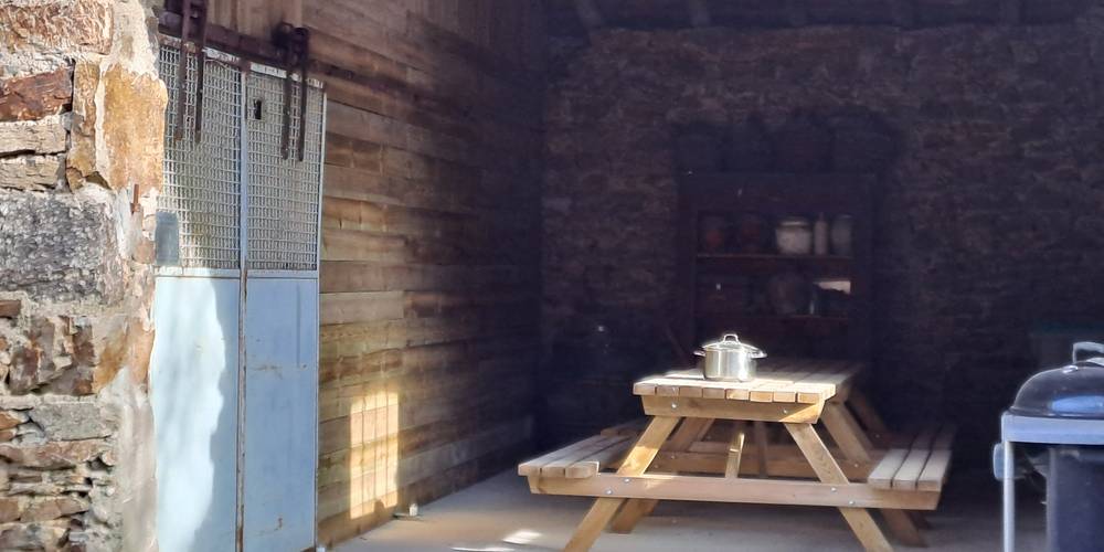  Gîte la Ferme de Servanges  -Parcours pieds nus "Lou Pié-Déchô" (Auvergne-Rhône-Alpes, Loire)