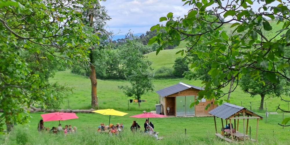  Gîte la Ferme de Servanges  -Parcours pieds nus "Lou Pié-Déchô" (Auvergne-Rhône-Alpes, Loire)