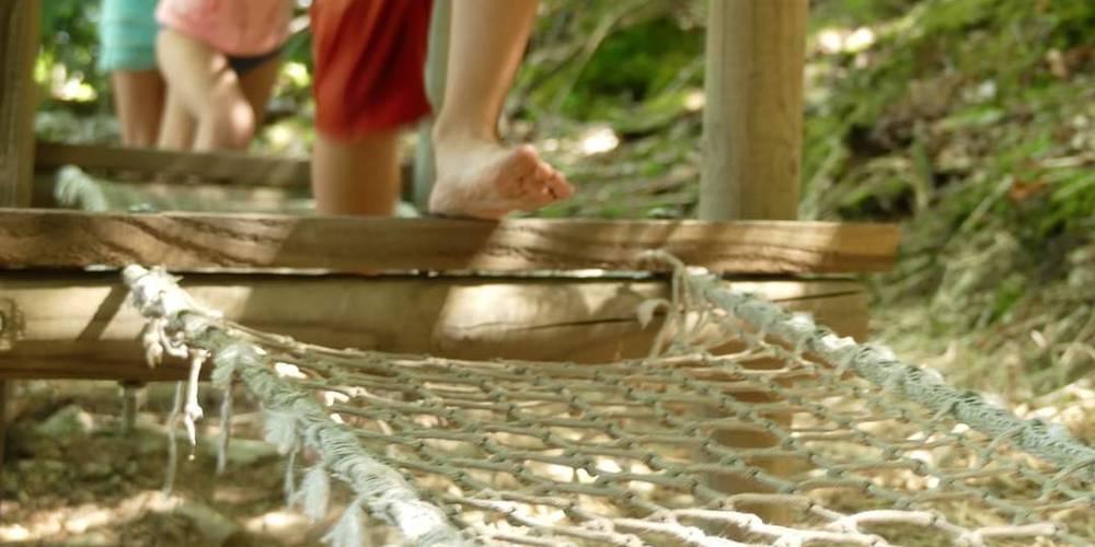  Gîte la Ferme de Servanges  -Parcours pieds nus "Lou Pié-Déchô" (Auvergne-Rhône-Alpes, Loire)
