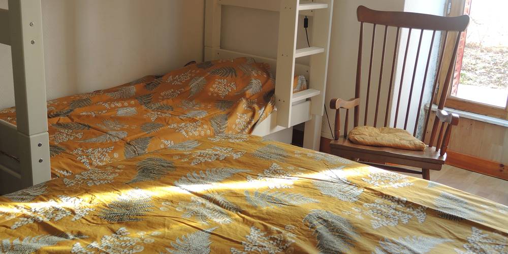 Chambre 2, rez de chaussé -  GAEC de Millepertuis (Auvergne-Rhône-Alpes, Puy-de-Dôme)