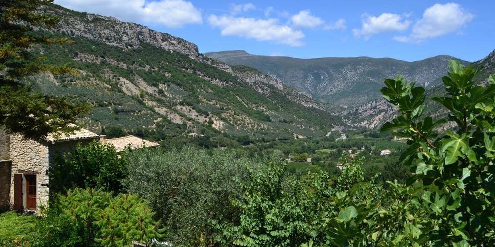  Petit Champ fountain (Auvergne-Rhône-Alpes, Drôme)