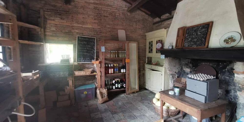 coin accueil et boutique dans fournière -  POTABILIS LA FERME A CULTURE (Nouvelle-Aquitaine, Gironde)