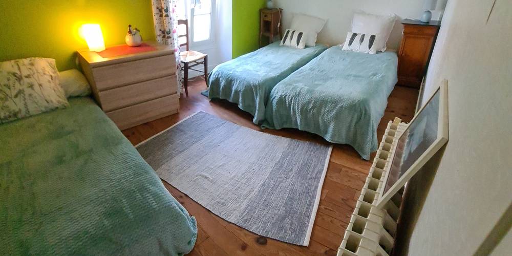 Chambre Une poule sur un mur... -  La Ferme Buissonnière (Normandie, Orne)