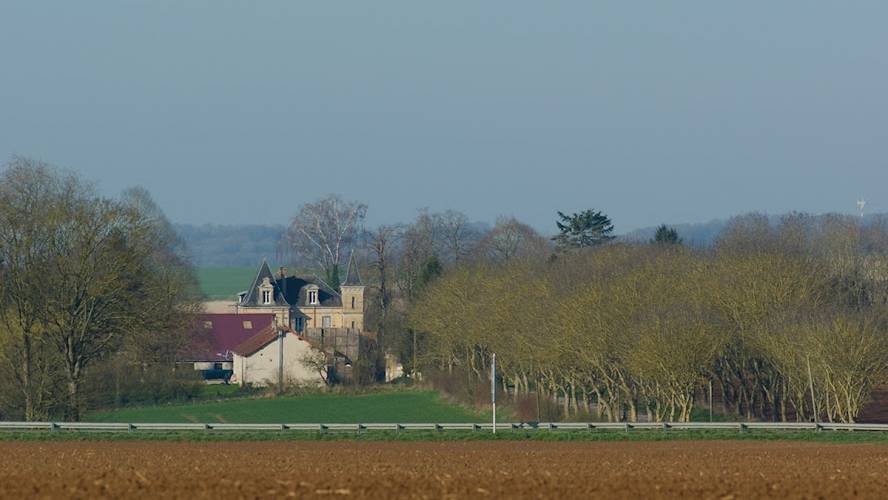 Vue de loin -  La Folia - Ferme de Lucquy (Grand Est, Ardennes)