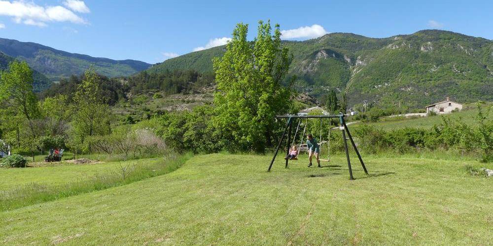 Balançoires. -  Gîte La Piarra (Auvergne-Rhône-Alpes, Drôme)