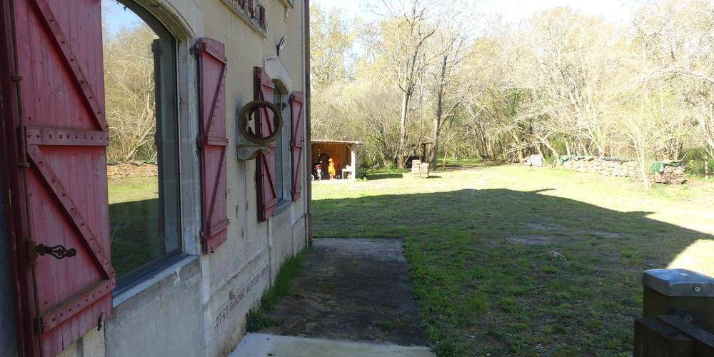 L'arrière de la Gare sur la voie -  GARE DE TOURNEUVE (Nouvelle-Aquitaine, Lot-et-Garonne)