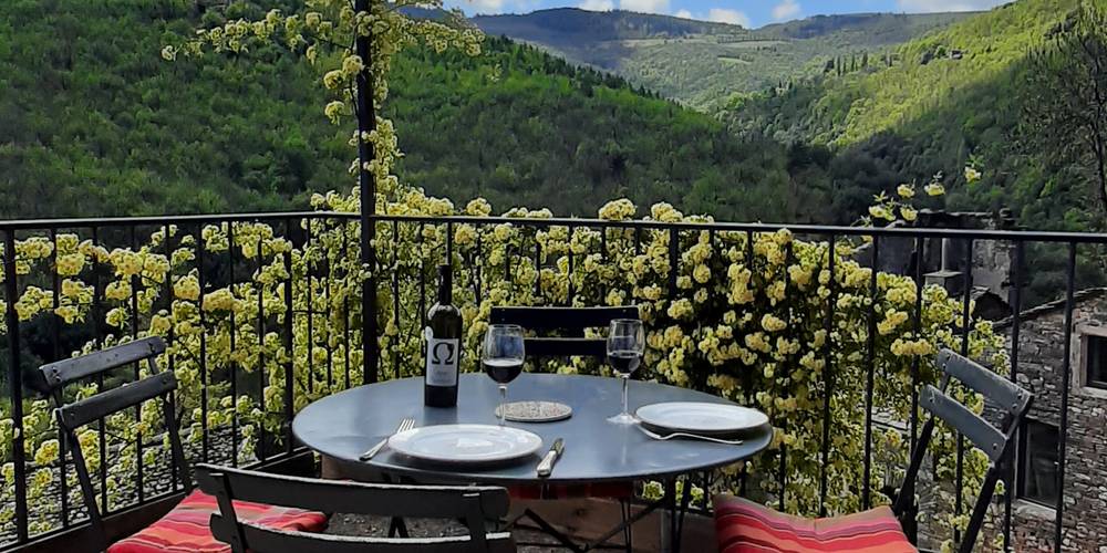 la terrasse du gîte Paul -  Le Clos de la Rouvière (Occitanie, Lozère)