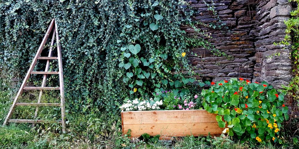 en arrivant... -  Le galabertes (Occitanie, Lozère)