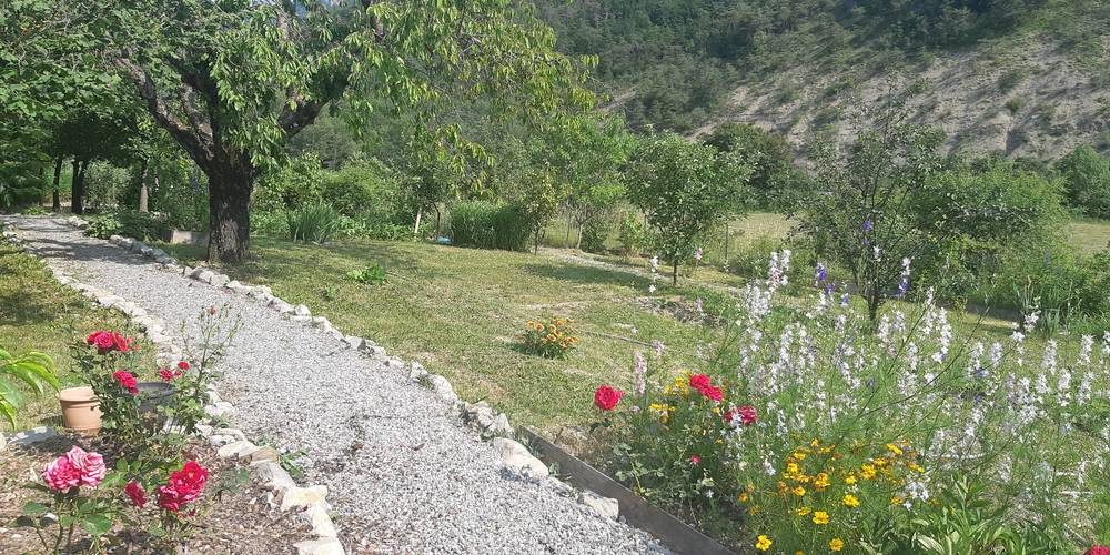acces l estive depuis le jardin -  L'oustaou dou Pastre (Provence-Alpes-Côte d’Azur, Hautes-Alpes)