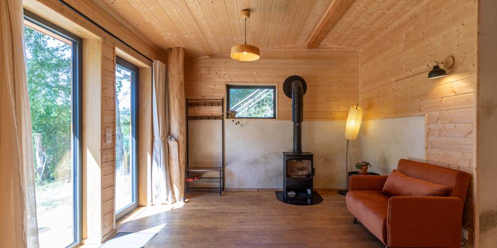 Le Cocon - le séjour (crédit photo S. Yagiz) -  Le Verdet, Dormir au Jardin (Occitanie, Tarn)