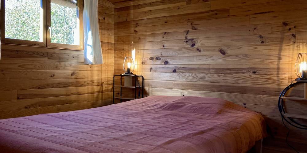Le Petit Chalet - la chambre -  Le Verdet, Dormir au Jardin (Occitanie, Tarn)