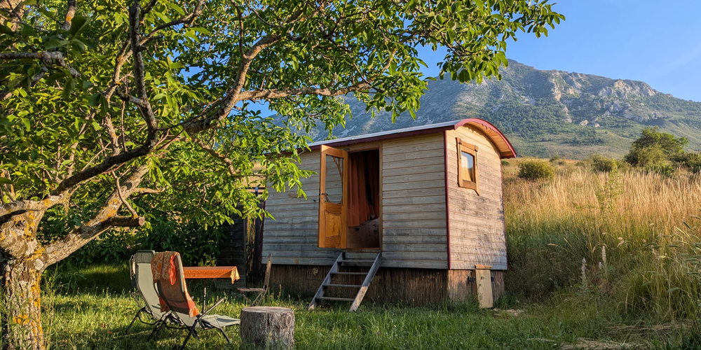 Premières lueurs -  La Ferme des églantiers (Provence-Alpes-Côte d’Azur, Hautes-Alpes)