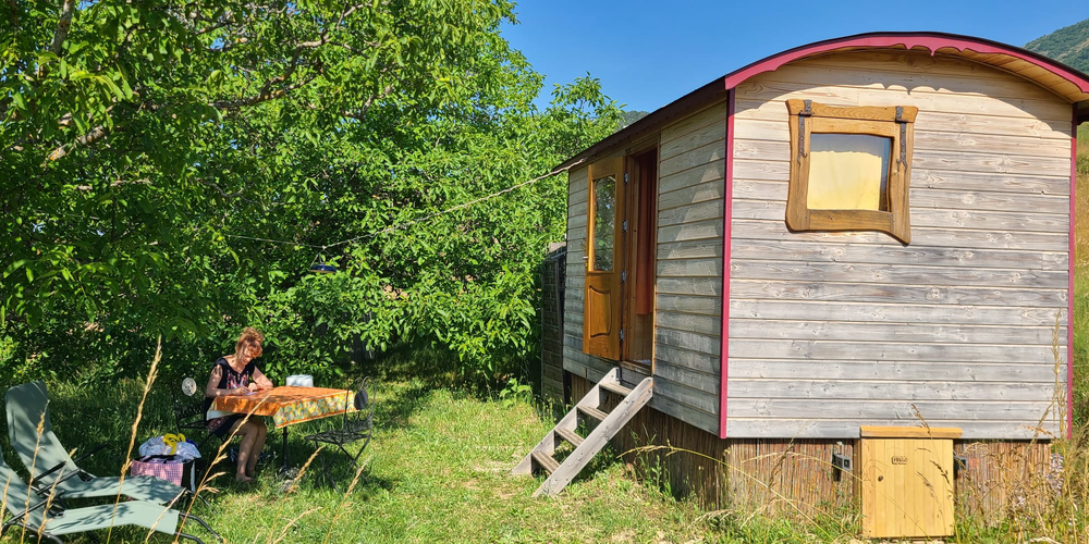 L'heure des cartes postales -  La Ferme des églantiers (Provence-Alpes-Côte d’Azur, Hautes-Alpes)