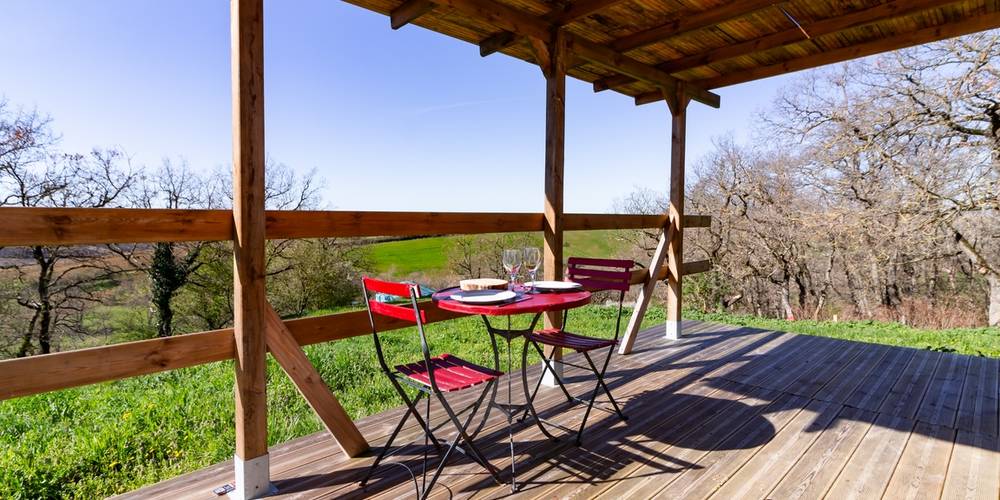 Terrasse yourte blanche -  LA PIBOULETTE ACCUEIL A LA FERME (Occitanie, Aude)