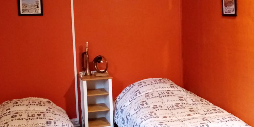 la chambre côté lits 1 personne -  Marguerite's house (Pays de la Loire, Loire-Atlantique)