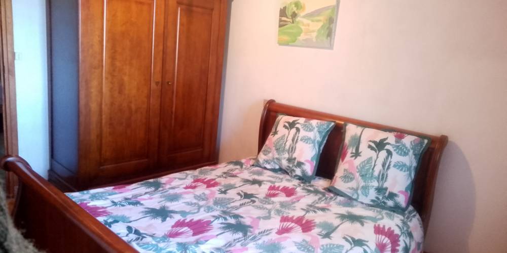 Première chambre double -  Chez Louise (Auvergne-Rhône-Alpes, Puy-de-Dôme)
