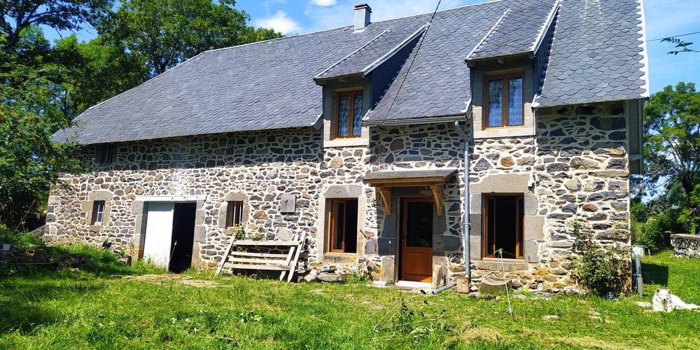 La maison avec l'étable attenante -  Chez Louise (Auvergne-Rhône-Alpes, Puy-de-Dôme)