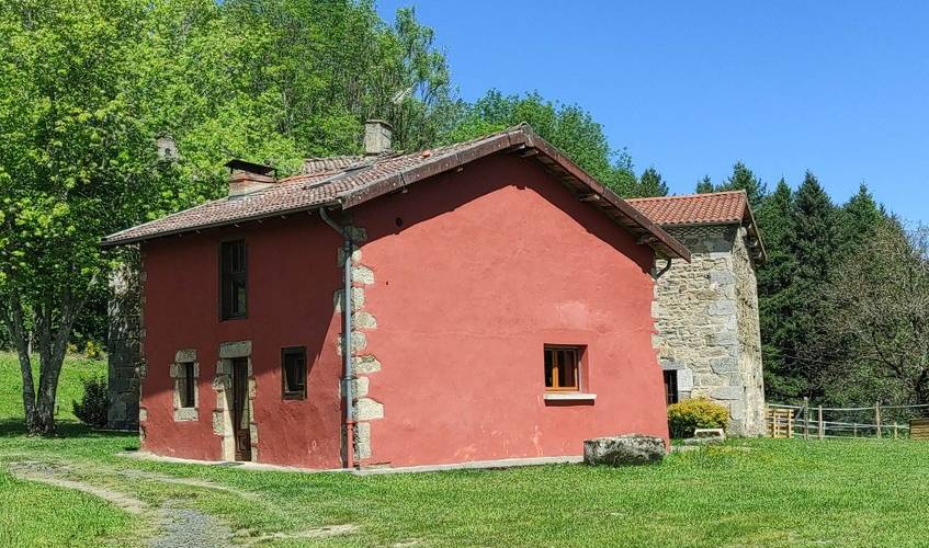  Gîte la Roche (Auvergne-Rhône-Alpes, Puy-de-Dôme)