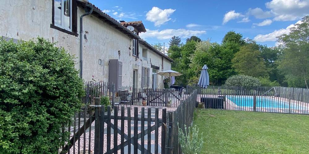 La maison et la piscine -  A Rivedieu (Nouvelle-Aquitaine, Gironde)
