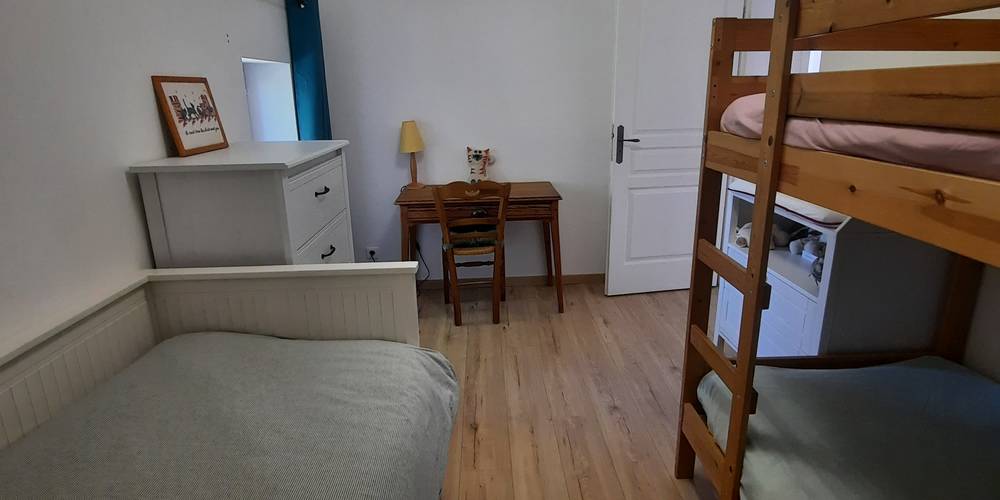 la chambre triple toujours -  Le gîte de la Framboiserie Bio (Provence-Alpes-Côte d’Azur, Bouches-du-Rhône)