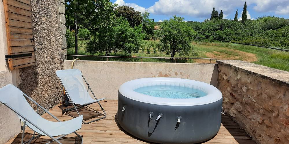 le jaccuzi en été -  Le gîte de la Framboiserie Bio (Provence-Alpes-Côte d’Azur, Bouches-du-Rhône)
