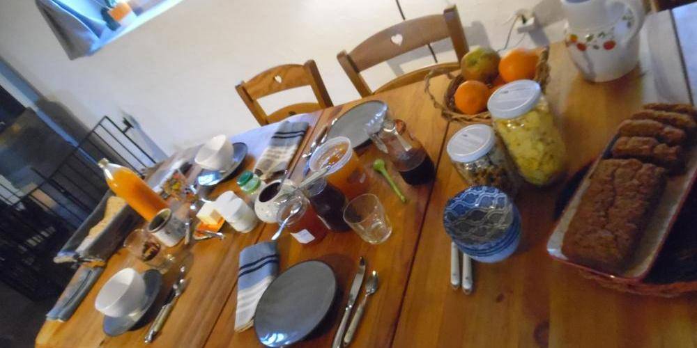 Le petit déjeuner -  Ferme des Montagnes Bleues (Auvergne-Rhône-Alpes, Drôme)