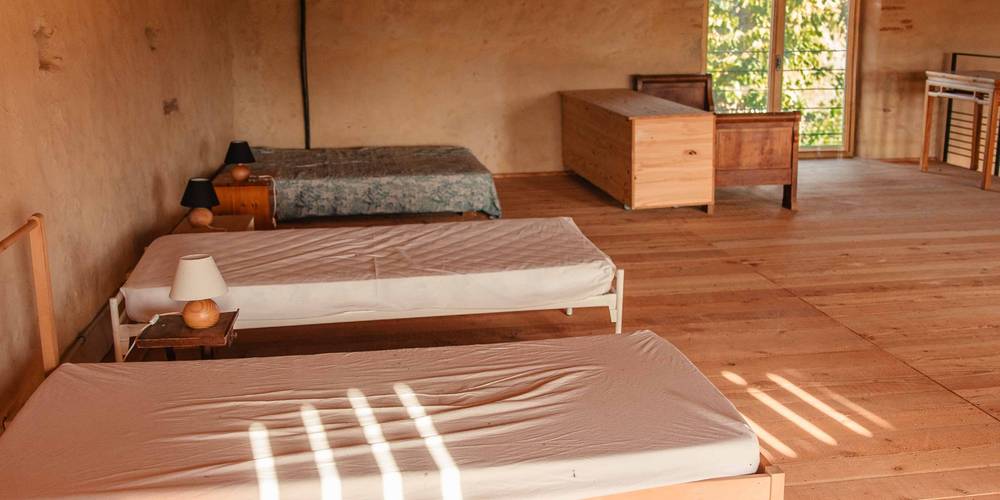 'La grange' : Dortoir à l'étage -  Les Terres d'En Vénac (Occitanie, Tarn)