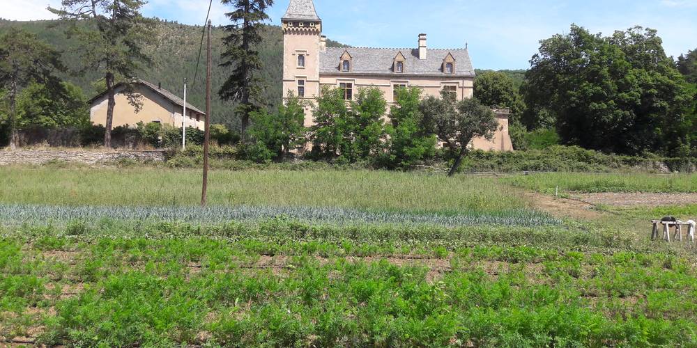  Ariges Castle Eco-Reserve (Occitanie, Lozère)
