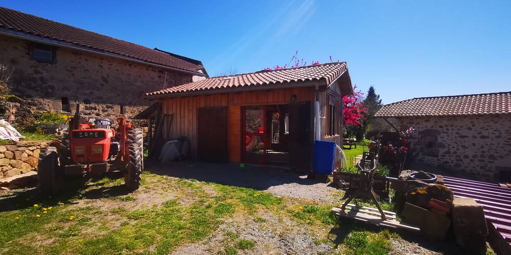 En arrivant dans le hameau... -  Abracabrada, la petite ferme de Laromiguière (Occitanie, Lot)