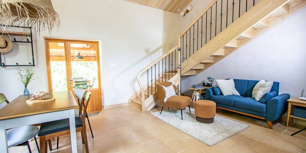 petit salon et accès chambre à l'étage -  Gîte La Prunelle (Occitanie, Ariège)