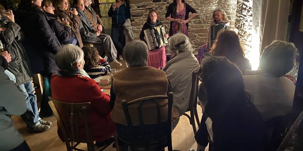 Concert au café -  L'espinguette (Occitanie, Aveyron)
