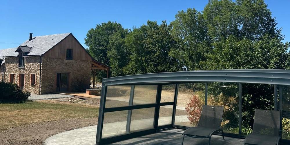 La piscine mise à disposition entre mai et septembre -  La Croisée des Chemins (Pays de la Loire, Maine-et-Loire)