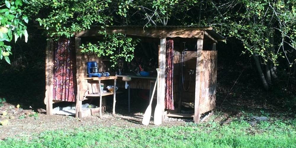 Bloc sanitaire douche et cuisine -  Ferme de Cabessières (Occitanie, Aveyron)