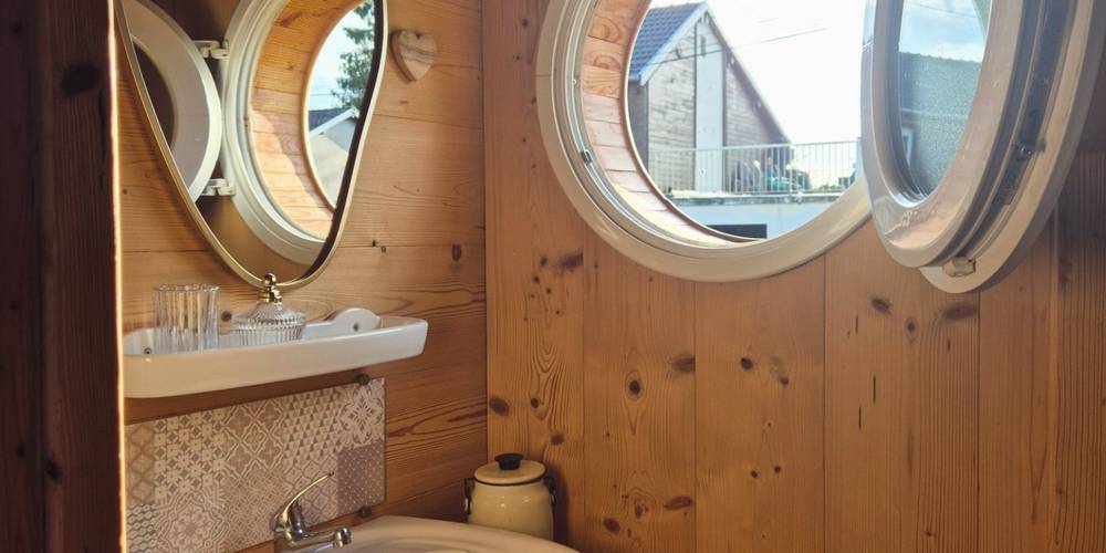 La salle de bain -  GrandJardin "L'escapade Rustique" (Rustic getaway) (Grand Est, Vosges)
