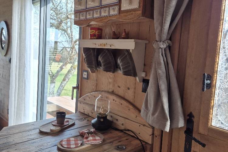 Le coin repas -  GrandJardin "L'escapade Rustique" (Rustic getaway) (Grand Est, Vosges)