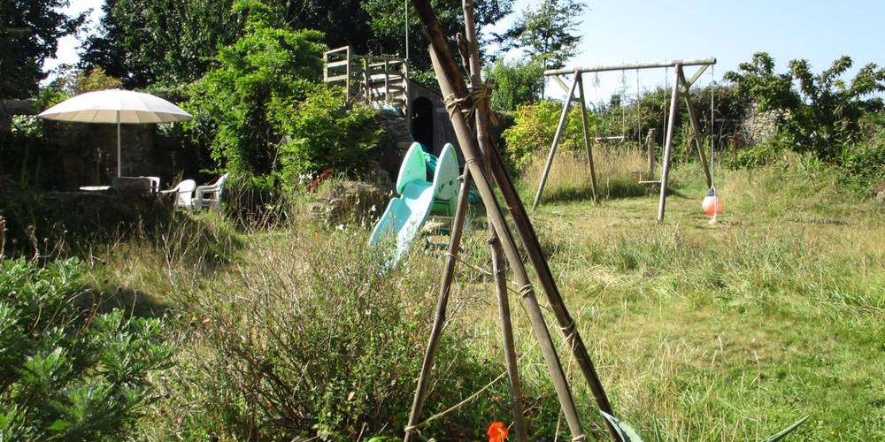jardin d'agrément à l'Ouest de la maison -  Les Ricochets (Normandie, Manche)