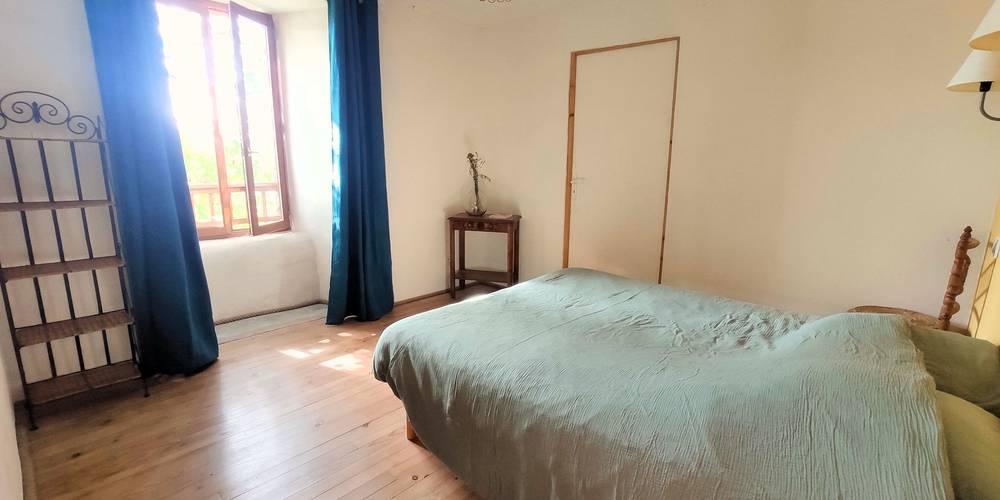 Chambre jaune -  Ferme de Panacée (Auvergne-Rhône-Alpes, Ardèche)