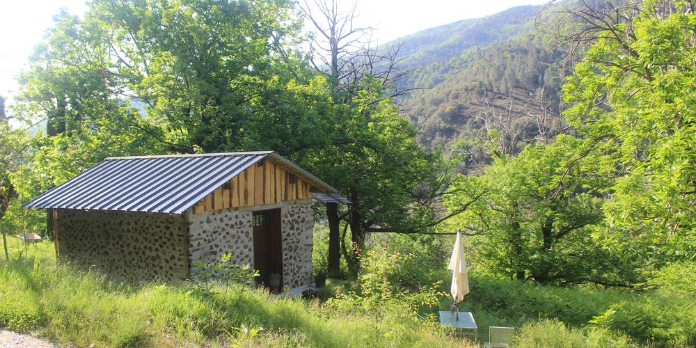 le cabanon en bois cordé -  L'école des Cévennes (Occitanie, Lozère)