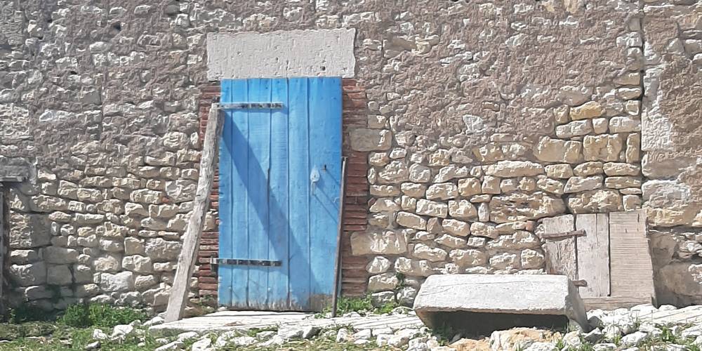 Une des deux entrées du gîte -  Lo Biais al Maset (Occitanie, Tarn)