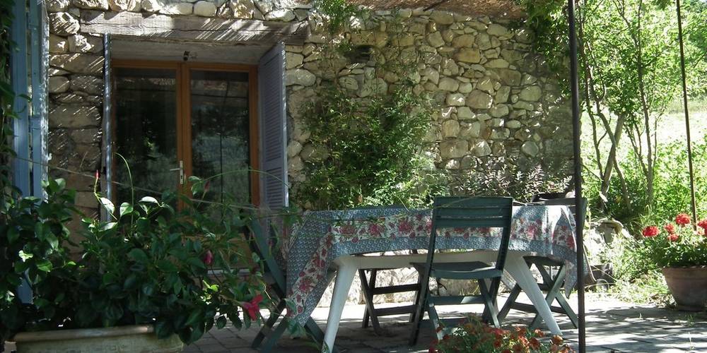  LES RUCHERS DE SALLAGRIFFON (Provence-Alpes-Côte d’Azur, Alpes-Maritimes)