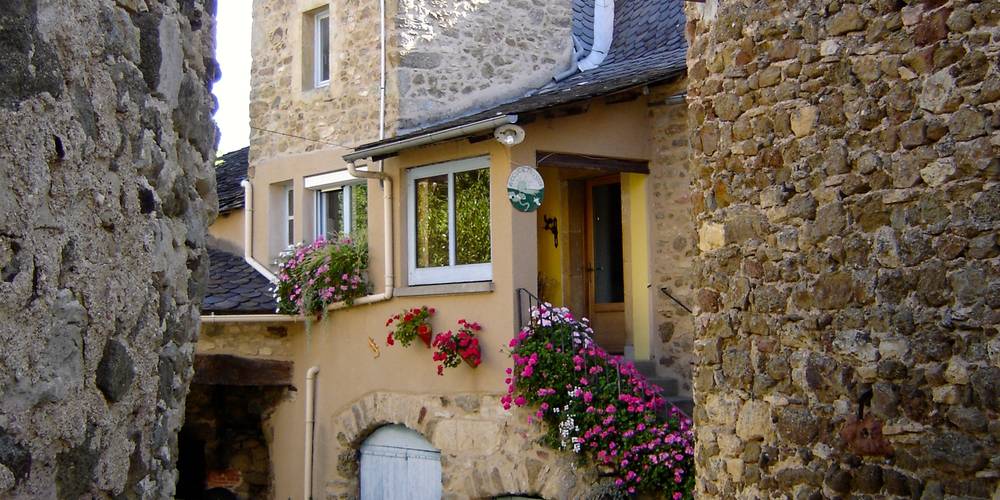 entrez ! -  Accueil à Lestrunie (Occitanie, Aveyron)