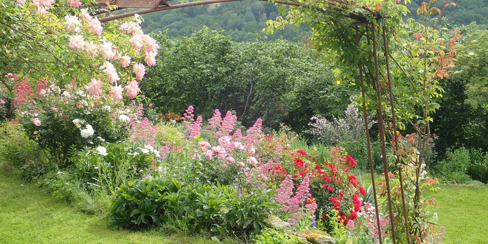 en mai ! -  Accueil à Lestrunie (Occitanie, Aveyron)