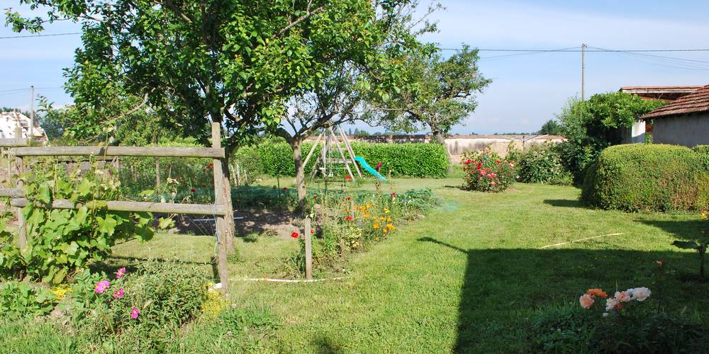 espace jardin -  GITE "LA FERME DES CHÊNES" (Auvergne-Rhône-Alpes, Loire)