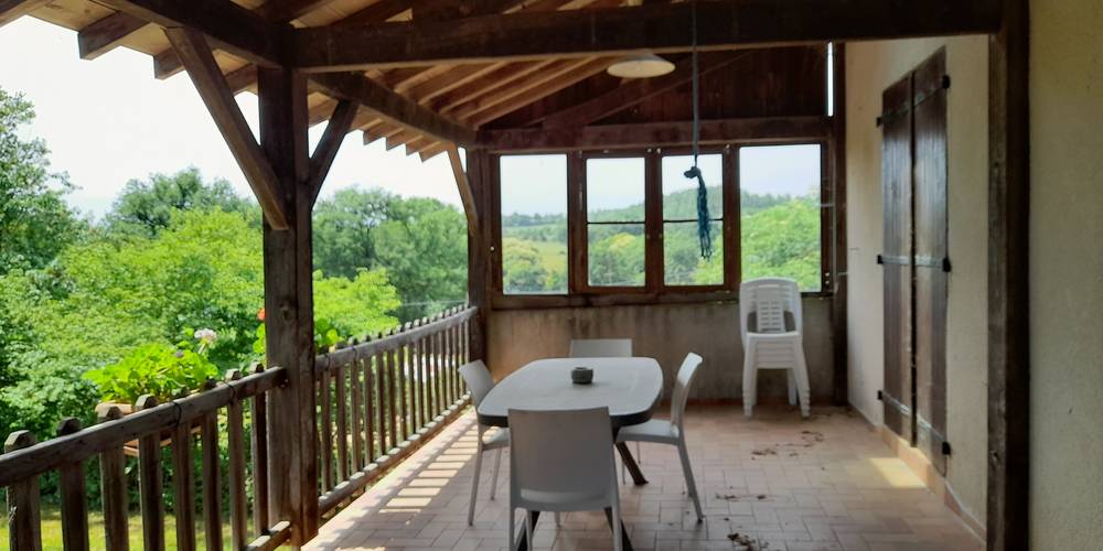 Terrasse Terre Rouge -  FERME DU MARIGOT (Occitanie, Aveyron)