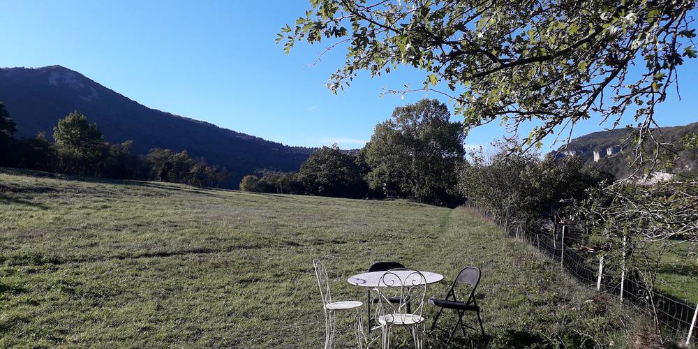 Vue de la roulotte vermine -  LA FERME DU PESCHER (Auvergne-Rhône-Alpes, Drôme)