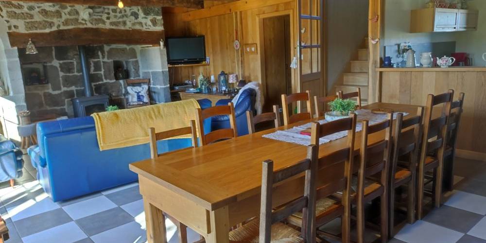  FERME DES CHEVADIÈRES (Auvergne-Rhône-Alpes, Cantal)