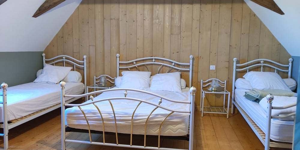  FERME DES CHEVADIÈRES (Auvergne-Rhône-Alpes, Cantal)