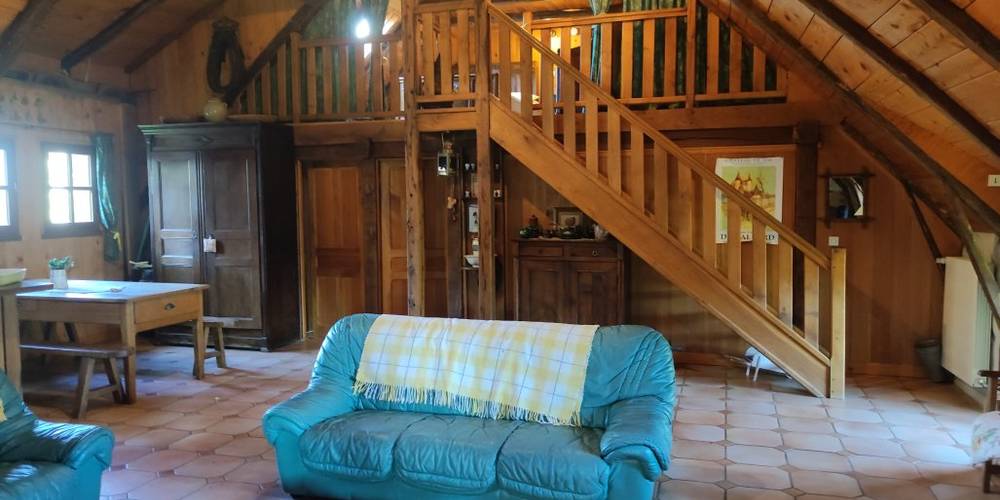  FERME DES CHEVADIÈRES (Auvergne-Rhône-Alpes, Cantal)