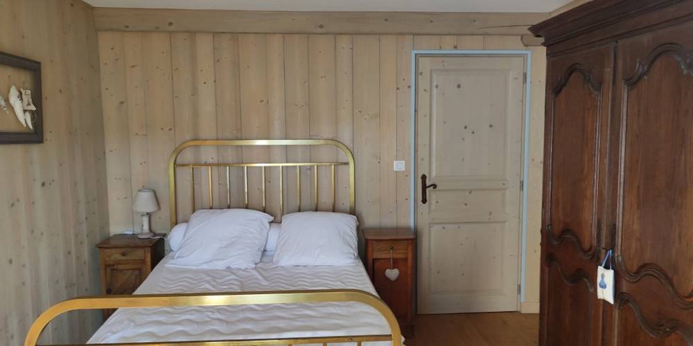  FERME DES CHEVADIÈRES (Auvergne-Rhône-Alpes, Cantal)